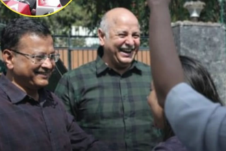 अरविंद केजरीवाल दिल्ली शराब नीति घोटाले पर प्रेस कॉन्फ्रेंस करते हुए