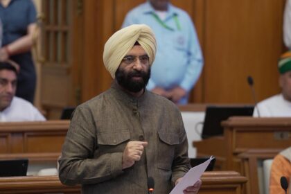 दिल्ली आबकारी नीति पर CAG रिपोर्ट से सियासत तेज