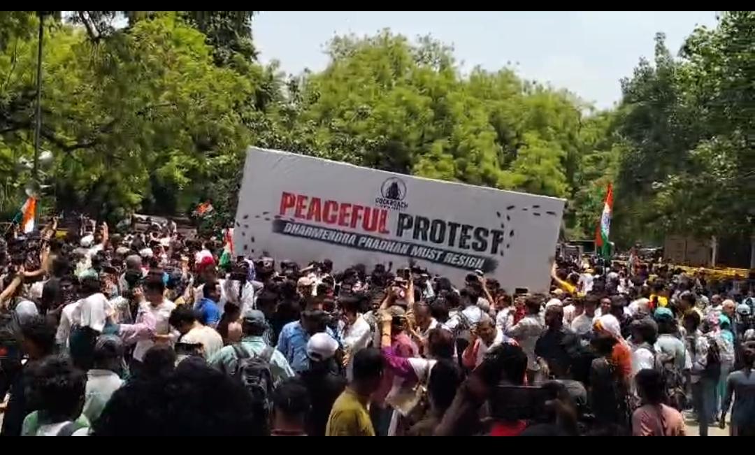 सड़कों पर उतरा 'Youth' का सैलाब