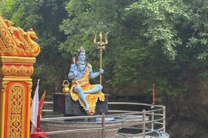 देहरादून का टपकेश्वर महादेव मंदिर
